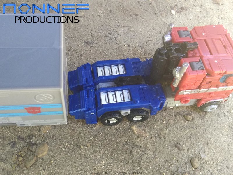 Trailer Upgrade  Earthrise Optimus Prime  (2 of 5)